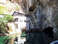 Blagaj, dervisház a Buna-folyó forrásánál 